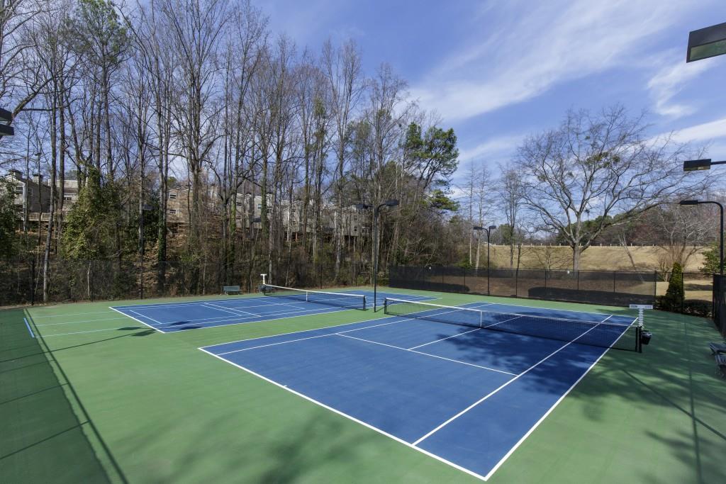 27 Dunwoody Springs Drive, Atlanta, Georgia 30328, 2 Bedrooms Bedrooms, ,2 BathroomsBathrooms,Residential,Sold,27 Dunwoody Springs Drive,7343889