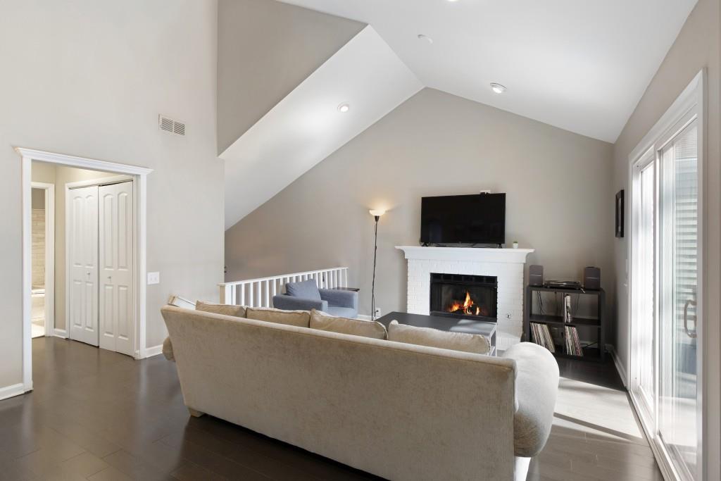 27 Dunwoody Springs Drive, Atlanta, Georgia 30328, 2 Bedrooms Bedrooms, ,2 BathroomsBathrooms,Residential,Sold,27 Dunwoody Springs Drive,7343889