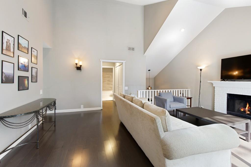 27 Dunwoody Springs Drive, Atlanta, Georgia 30328, 2 Bedrooms Bedrooms, ,2 BathroomsBathrooms,Residential,Sold,27 Dunwoody Springs Drive,7343889