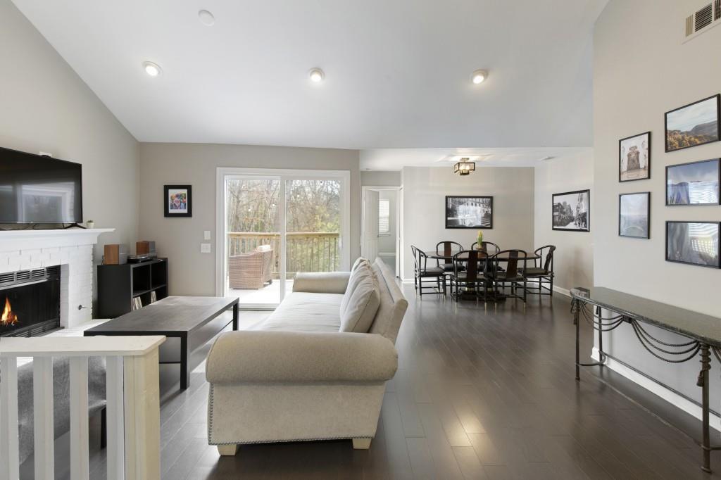 27 Dunwoody Springs Drive, Atlanta, Georgia 30328, 2 Bedrooms Bedrooms, ,2 BathroomsBathrooms,Residential,Sold,27 Dunwoody Springs Drive,7343889