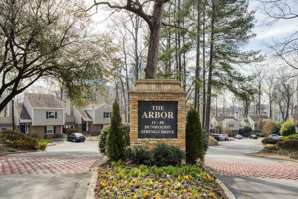 27 Dunwoody Springs Drive, Atlanta, Georgia 30328, 2 Bedrooms Bedrooms, ,2 BathroomsBathrooms,Residential,Sold,27 Dunwoody Springs Drive,7343889