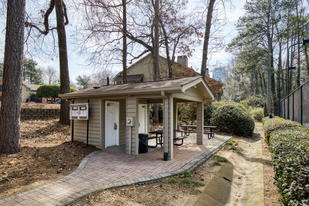 27 Dunwoody Springs Drive, Atlanta, Georgia 30328, 2 Bedrooms Bedrooms, ,2 BathroomsBathrooms,Residential,Sold,27 Dunwoody Springs Drive,7343889