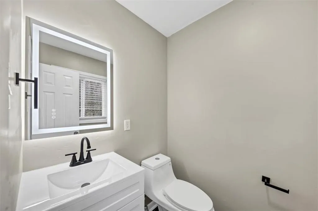 847 Magna Carta Drive Nw, Atlanta, Georgia 30318, 5 Bedrooms Bedrooms, ,3 BathroomsBathrooms,Residential,For Sale,847 Magna Carta Drive Nw,7601567