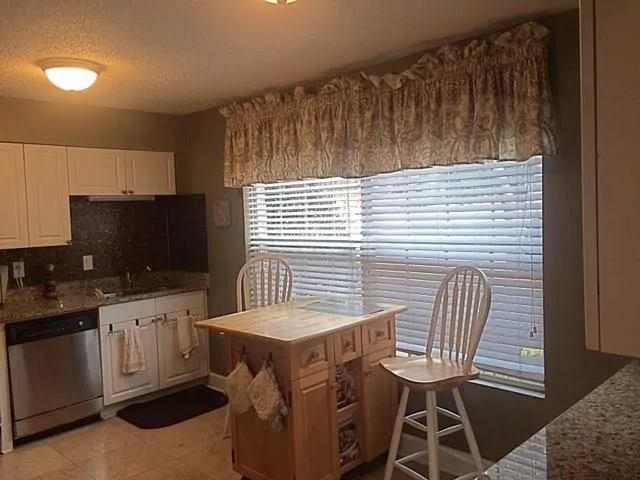 6980 Roswell Road Ne Unit A6, Atlanta, Georgia 30328, 3 Bedrooms Bedrooms, ,2 BathroomsBathrooms,Residential,Sold,6980 Roswell Road Ne Unit A6,5652057