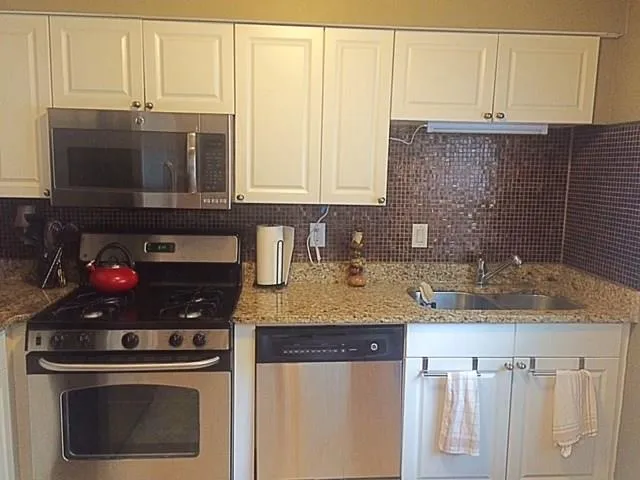 6980 Roswell Road Ne Unit A6, Atlanta, Georgia 30328, 3 Bedrooms Bedrooms, ,2 BathroomsBathrooms,Residential,Sold,6980 Roswell Road Ne Unit A6,5652057