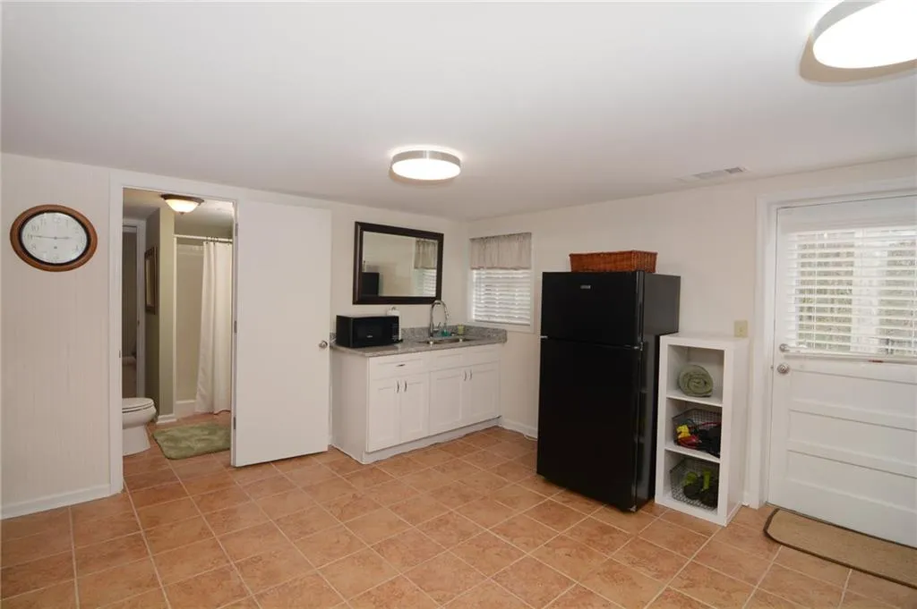 6780 River Springs Lane, Atlanta, Georgia 30328, 5 Bedrooms Bedrooms, ,3 BathroomsBathrooms,Residential,Sold,6780 River Springs Lane,5981363