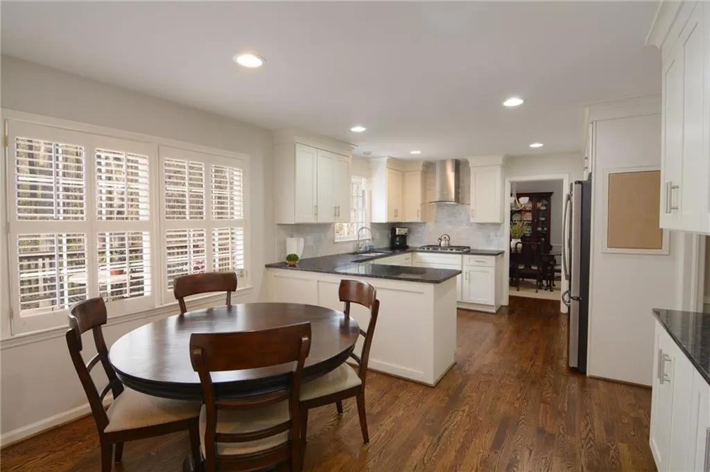 6780 River Springs Lane, Atlanta, Georgia 30328, 5 Bedrooms Bedrooms, ,3 BathroomsBathrooms,Residential,Sold,6780 River Springs Lane,5981363