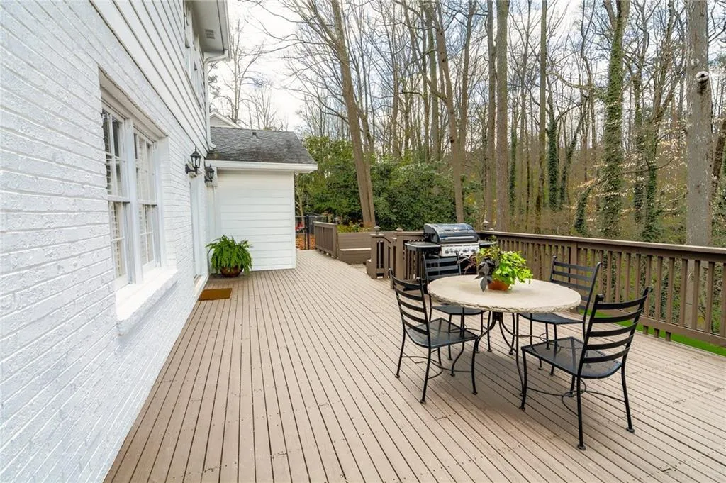 6780 River Springs Lane, Atlanta, Georgia 30328, 5 Bedrooms Bedrooms, ,3 BathroomsBathrooms,Residential,Sold,6780 River Springs Lane,5981363