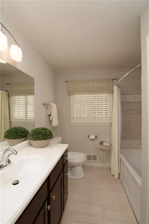 6780 River Springs Lane, Atlanta, Georgia 30328, 5 Bedrooms Bedrooms, ,3 BathroomsBathrooms,Residential,Sold,6780 River Springs Lane,5981363