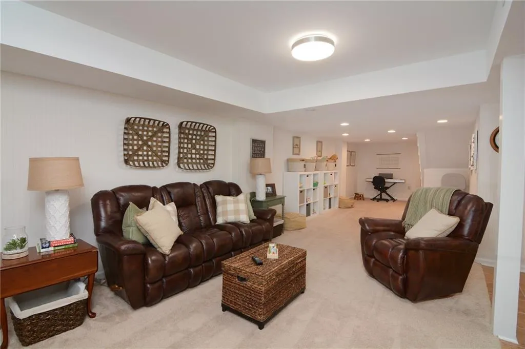 6780 River Springs Lane, Atlanta, Georgia 30328, 5 Bedrooms Bedrooms, ,3 BathroomsBathrooms,Residential,Sold,6780 River Springs Lane,5981363