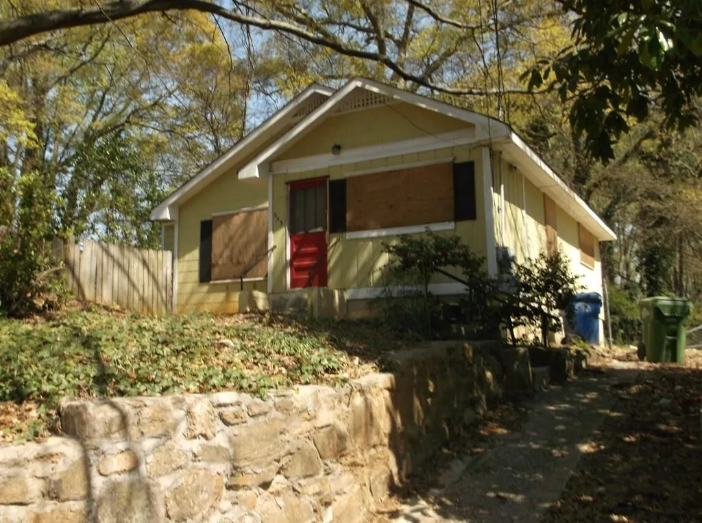 553 W Lake, Atlanta, Georgia 30318, 2 Bedrooms Bedrooms, ,1 BathroomBathrooms,Residential,Sold,553 W Lake,5665163