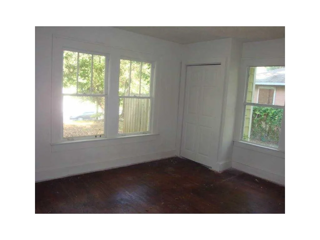 553 W Lake, Atlanta, Georgia 30318, 2 Bedrooms Bedrooms, ,1 BathroomBathrooms,Residential,Sold,553 W Lake,5665163