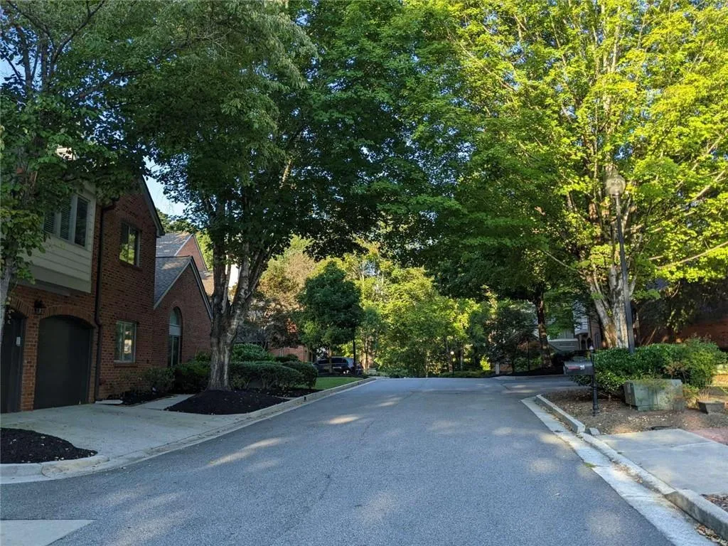25 Westfair Court Ne, Sandy Springs, Georgia 30328, 3 Bedrooms Bedrooms, ,2 BathroomsBathrooms,Residential,For Sale,25 Westfair Court Ne,7641555