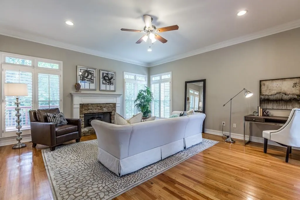 889 Lenox Court Ne, Atlanta, Georgia 30324, 4 Bedrooms Bedrooms, ,3 BathroomsBathrooms,Residential,Sold,889 Lenox Court Ne,5901298
