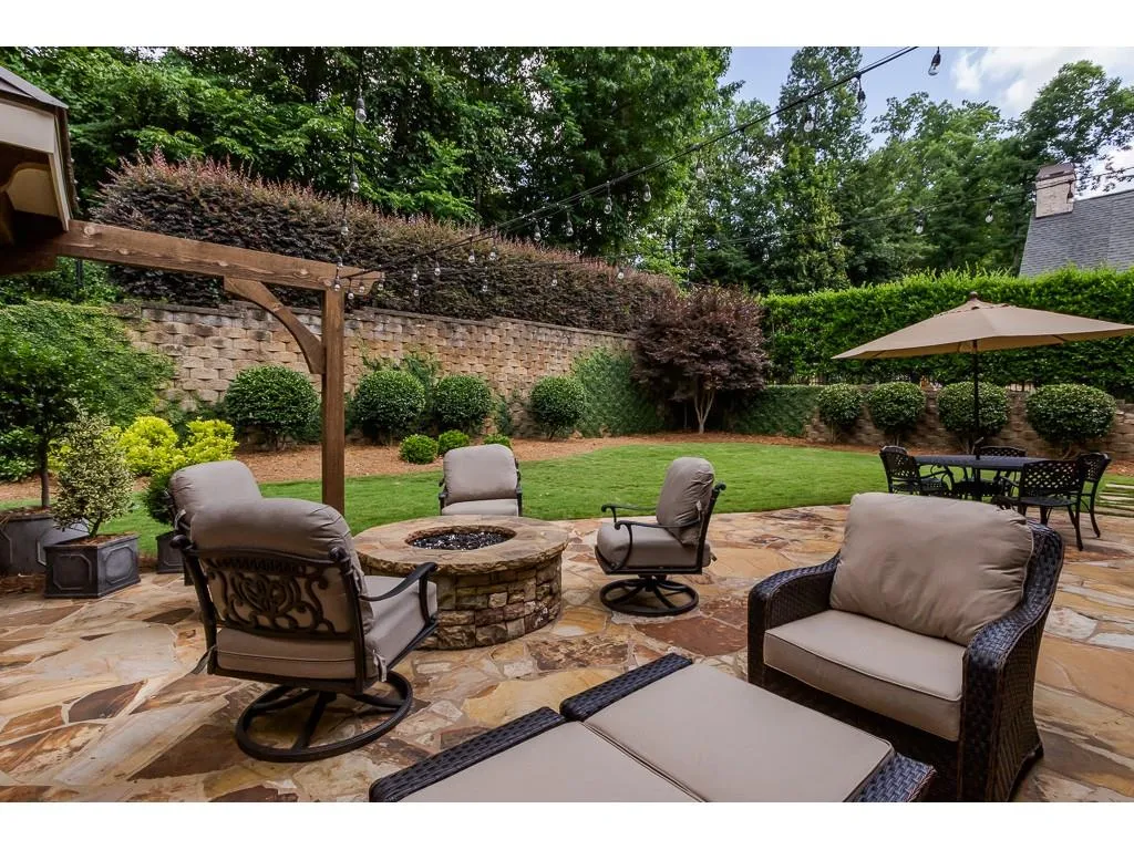 195 Worth Drive, Atlanta, Georgia 30327, 6 Bedrooms Bedrooms, ,5 BathroomsBathrooms,Residential,Sold,195 Worth Drive,6642518