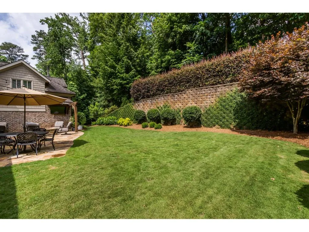 195 Worth Drive, Atlanta, Georgia 30327, 6 Bedrooms Bedrooms, ,5 BathroomsBathrooms,Residential,Sold,195 Worth Drive,6642518