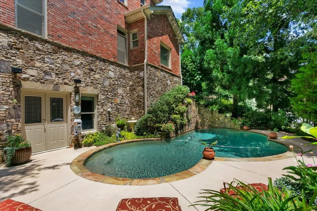 7720 Marsh Court, Sandy Springs, Georgia 30328, 6 Bedrooms Bedrooms, ,7 BathroomsBathrooms,Residential,Sold,7720 Marsh Court,6905553