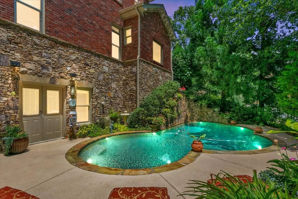 7720 Marsh Court, Sandy Springs, Georgia 30328, 6 Bedrooms Bedrooms, ,7 BathroomsBathrooms,Residential,Sold,7720 Marsh Court,6905553