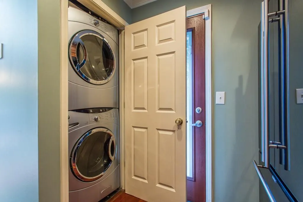 5375 Roswell Road Unit C6, Sandy Springs, Georgia 30342, 2 Bedrooms Bedrooms, ,1 BathroomBathrooms,Residential,Sold,5375 Roswell Road Unit C6,5964697