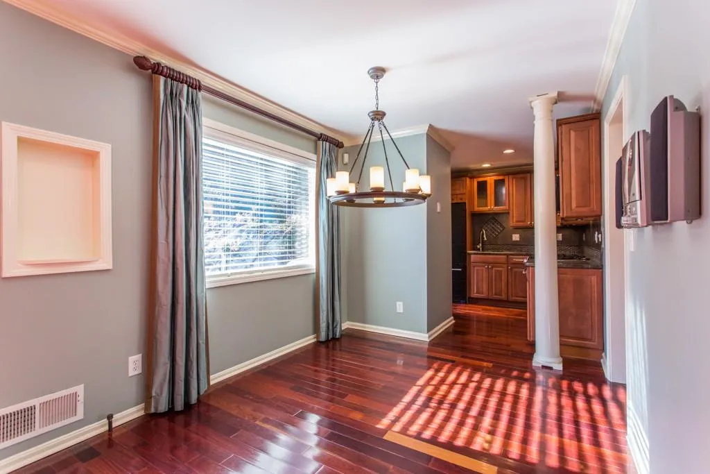 5375 Roswell Road Unit C6, Sandy Springs, Georgia 30342, 2 Bedrooms Bedrooms, ,1 BathroomBathrooms,Residential,Sold,5375 Roswell Road Unit C6,5964697