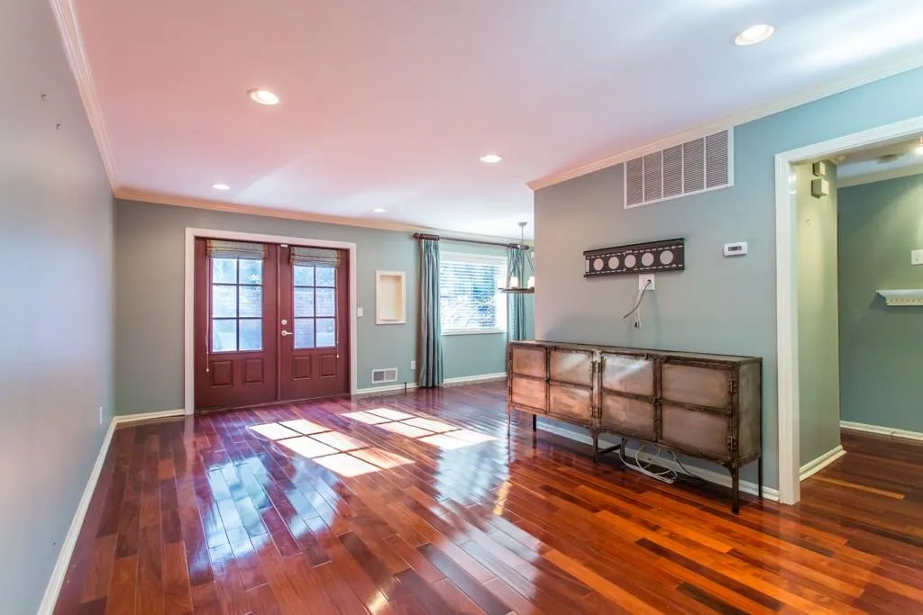 5375 Roswell Road Unit C6, Sandy Springs, Georgia 30342, 2 Bedrooms Bedrooms, ,1 BathroomBathrooms,Residential,Sold,5375 Roswell Road Unit C6,5964697