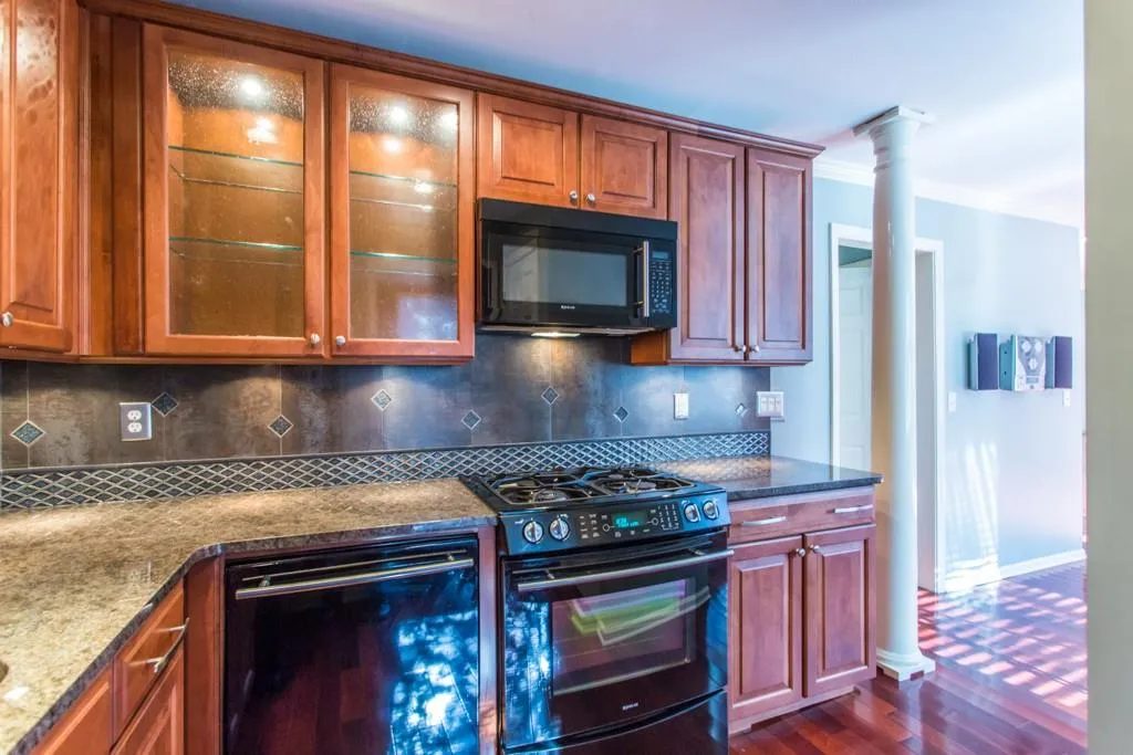 5375 Roswell Road Unit C6, Sandy Springs, Georgia 30342, 2 Bedrooms Bedrooms, ,1 BathroomBathrooms,Residential,Sold,5375 Roswell Road Unit C6,5964697