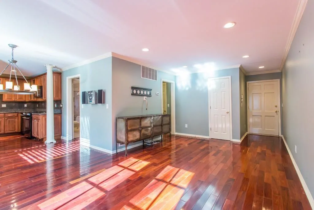 5375 Roswell Road Unit C6, Sandy Springs, Georgia 30342, 2 Bedrooms Bedrooms, ,1 BathroomBathrooms,Residential,Sold,5375 Roswell Road Unit C6,5964697