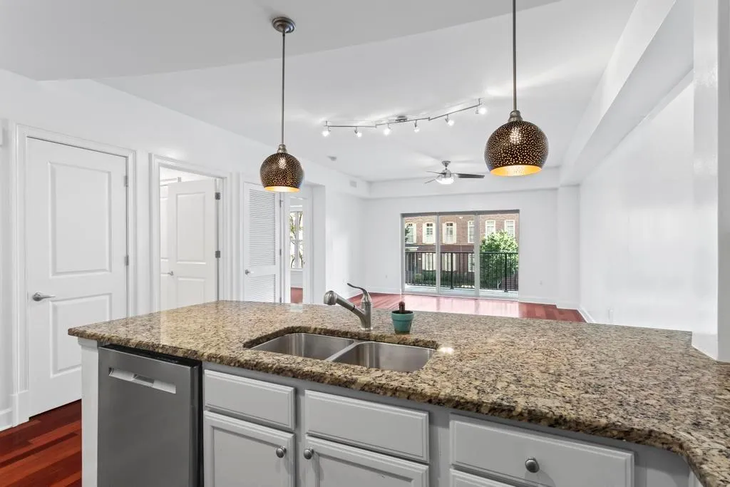 200 River Vista Drive Unit 309, Atlanta, Georgia 30339, 1 Bedroom Bedrooms, ,1 BathroomBathrooms,Residential,Sold,200 River Vista Drive Unit 309,7411110