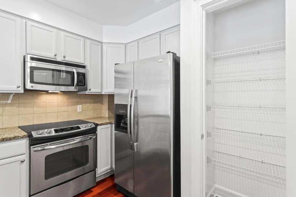 200 River Vista Drive Unit 309, Atlanta, Georgia 30339, 1 Bedroom Bedrooms, ,1 BathroomBathrooms,Residential,Sold,200 River Vista Drive Unit 309,7411110