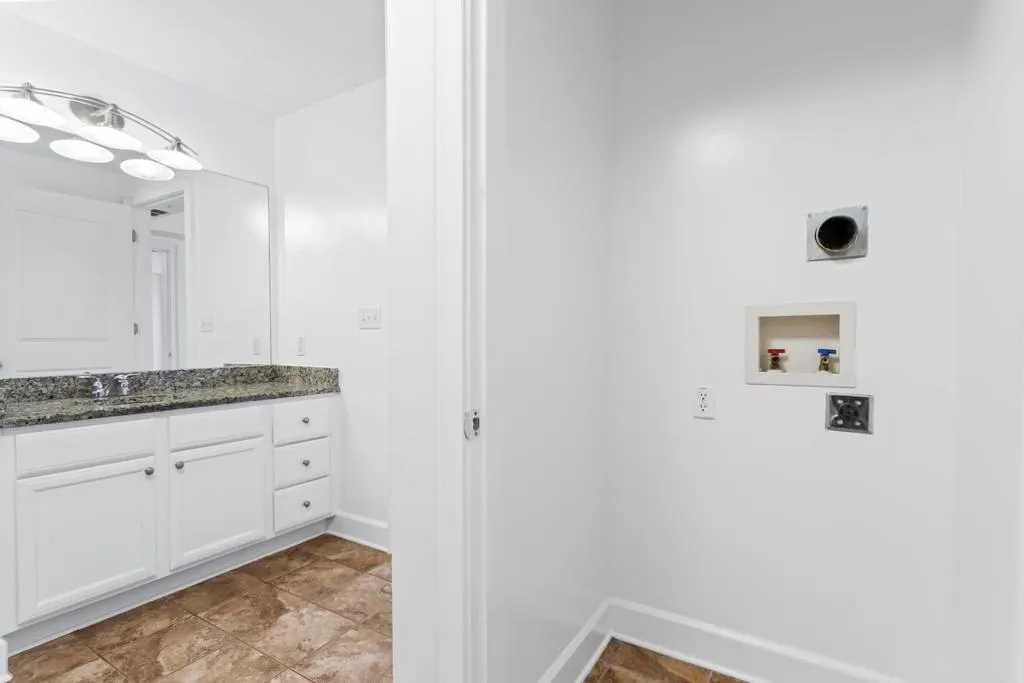 200 River Vista Drive Unit 309, Atlanta, Georgia 30339, 1 Bedroom Bedrooms, ,1 BathroomBathrooms,Residential,Sold,200 River Vista Drive Unit 309,7411110