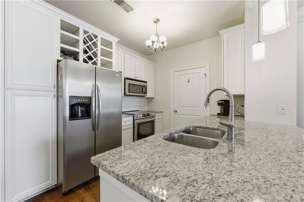 901 Abernathy Road Ne Unit 2190, Atlanta, Georgia 30328, 2 Bedrooms Bedrooms, ,2 BathroomsBathrooms,Residential,For Sale,901 Abernathy Road Ne Unit 2190,7735751