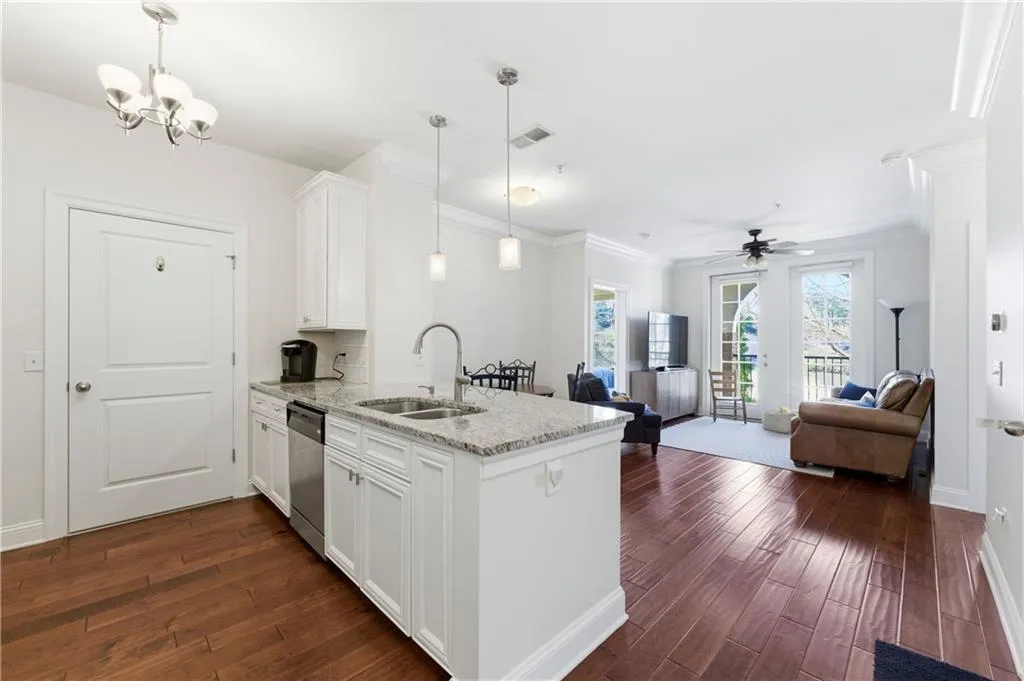 901 Abernathy Road Ne Unit 2190, Atlanta, Georgia 30328, 2 Bedrooms Bedrooms, ,2 BathroomsBathrooms,Residential,For Sale,901 Abernathy Road Ne Unit 2190,7735751