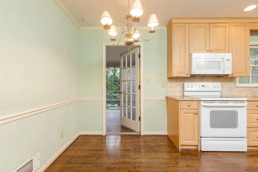 6395 Colewood Court, Sandy Springs, Georgia 30328, 4 Bedrooms Bedrooms, ,2 BathroomsBathrooms,Residential,Sold,6395 Colewood Court,7103114