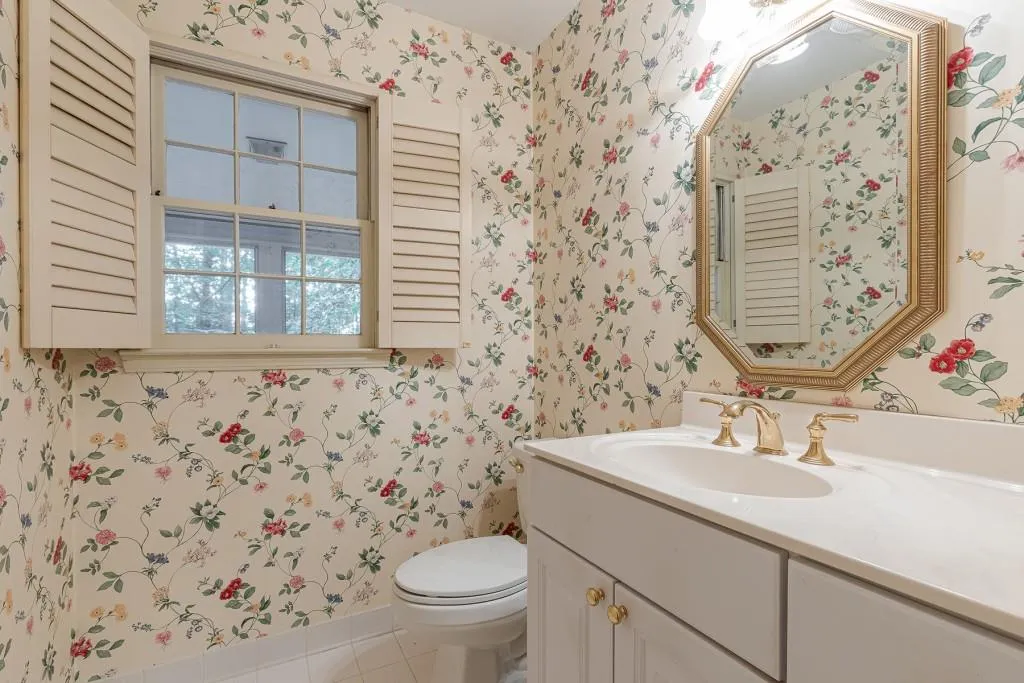 6395 Colewood Court, Sandy Springs, Georgia 30328, 4 Bedrooms Bedrooms, ,2 BathroomsBathrooms,Residential,Sold,6395 Colewood Court,7103114