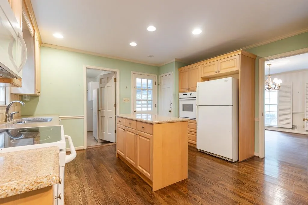 6395 Colewood Court, Sandy Springs, Georgia 30328, 4 Bedrooms Bedrooms, ,2 BathroomsBathrooms,Residential,Sold,6395 Colewood Court,7103114