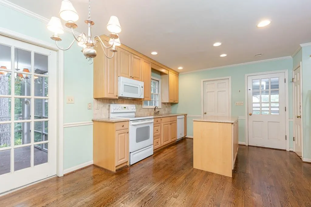 6395 Colewood Court, Sandy Springs, Georgia 30328, 4 Bedrooms Bedrooms, ,2 BathroomsBathrooms,Residential,Sold,6395 Colewood Court,7103114