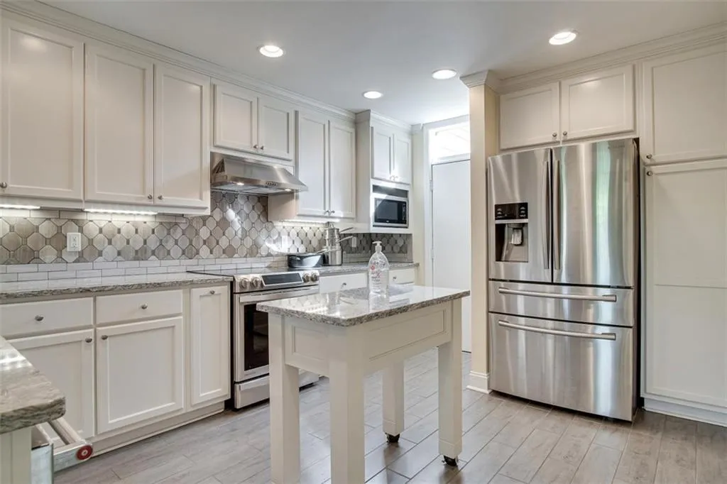 92 Forrest Place Unit 92, Sandy Springs, Georgia 30328, 4 Bedrooms Bedrooms, ,3 BathroomsBathrooms,Residential,Sold,92 Forrest Place Unit 92,6707171