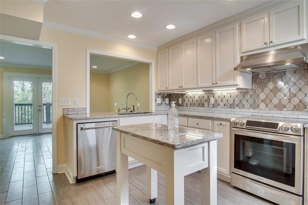 92 Forrest Place Unit 92, Sandy Springs, Georgia 30328, 4 Bedrooms Bedrooms, ,3 BathroomsBathrooms,Residential,Sold,92 Forrest Place Unit 92,6707171