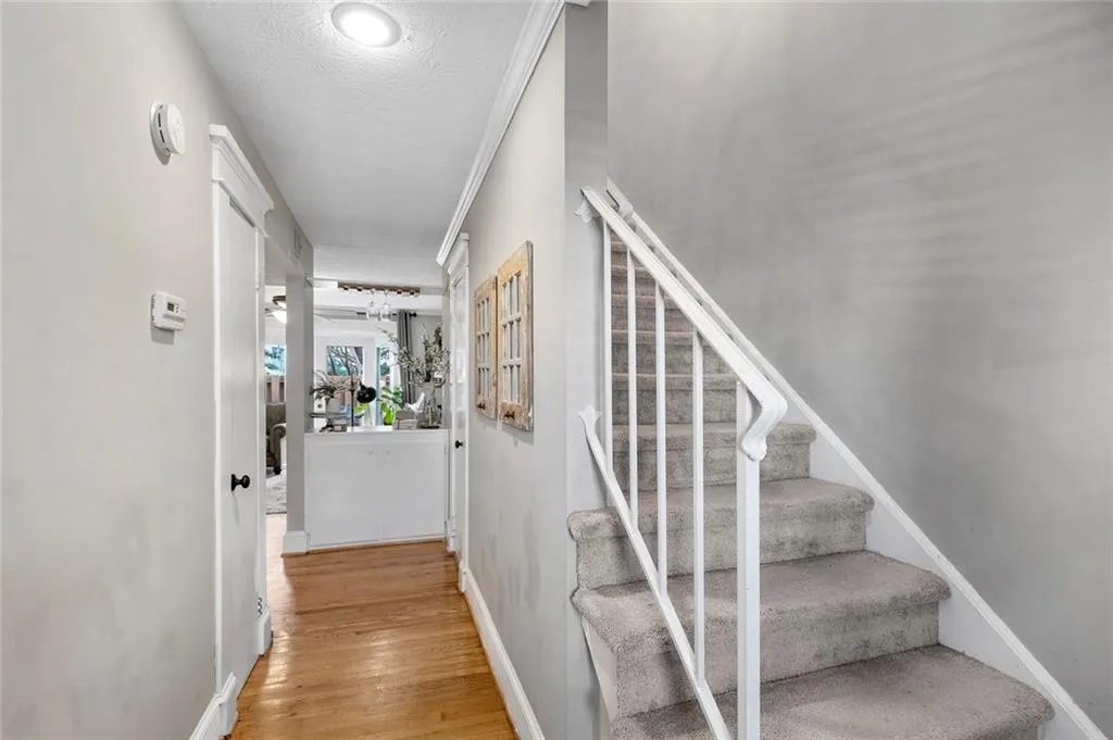 6700 Roswell Road Unit 26d, Sandy Springs, Georgia 30328, 2 Bedrooms Bedrooms, ,1 BathroomBathrooms,Residential,Sold,6700 Roswell Road Unit 26d,6682735
