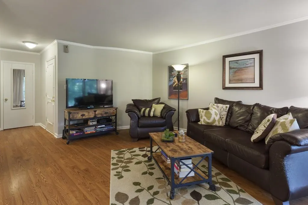 5400 Roswell Road Unit L10, Atlanta, Georgia 30342, 2 Bedrooms Bedrooms, ,2 BathroomsBathrooms,Residential,Sold,5400 Roswell Road Unit L10,5847746