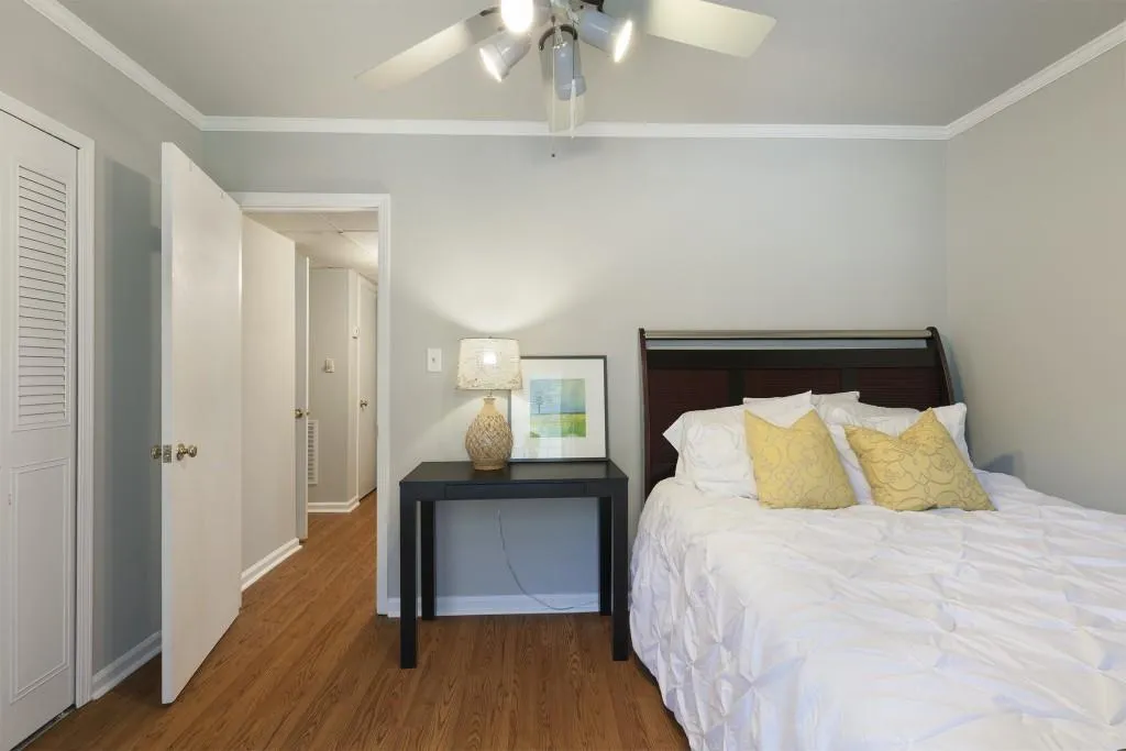 5400 Roswell Road Unit L10, Atlanta, Georgia 30342, 2 Bedrooms Bedrooms, ,2 BathroomsBathrooms,Residential,Sold,5400 Roswell Road Unit L10,5847746
