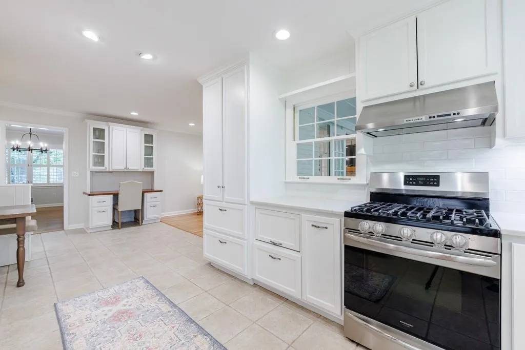 380 Montevallo Drive, Atlanta, Georgia 30342, 4 Bedrooms Bedrooms, ,3 BathroomsBathrooms,Residential,Sold,380 Montevallo Drive,7380364