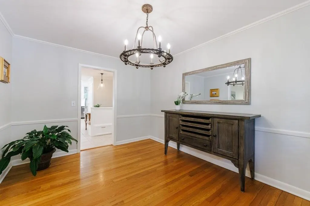 380 Montevallo Drive, Atlanta, Georgia 30342, 4 Bedrooms Bedrooms, ,3 BathroomsBathrooms,Residential,Sold,380 Montevallo Drive,7380364