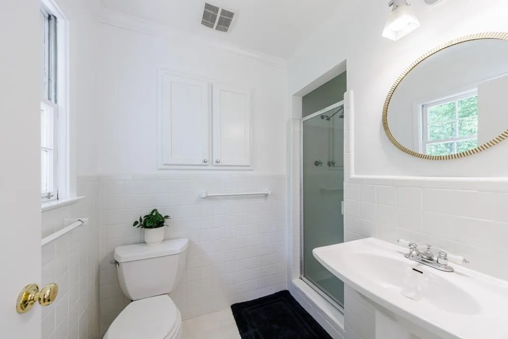 380 Montevallo Drive, Atlanta, Georgia 30342, 4 Bedrooms Bedrooms, ,3 BathroomsBathrooms,Residential,Sold,380 Montevallo Drive,7380364