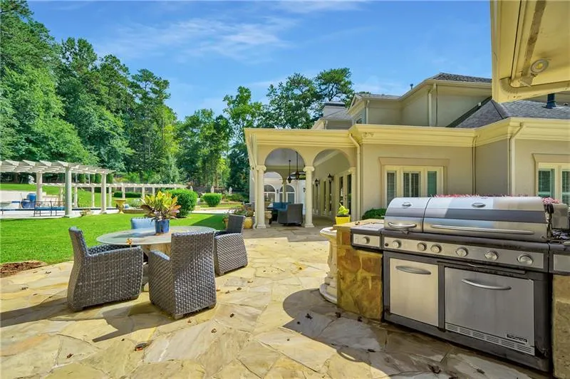 1141 Crest Valley Drive, Sandy Springs, Georgia 30327, 6 Bedrooms Bedrooms, ,8 BathroomsBathrooms,Residential,Sold,1141 Crest Valley Drive,6941408