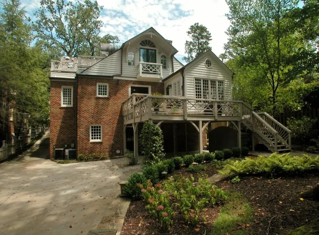 187 E Wesley Road Ne, Atlanta, Georgia 30305, 5 Bedrooms Bedrooms, ,4 BathroomsBathrooms,Residential,Sold,187 E Wesley Road Ne,5572957