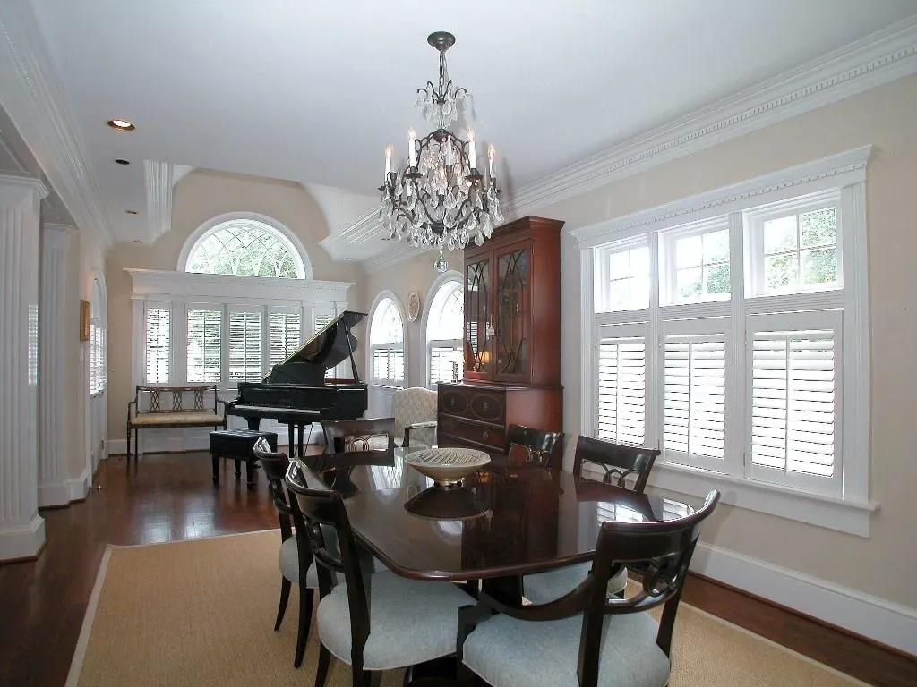187 E Wesley Road Ne, Atlanta, Georgia 30305, 5 Bedrooms Bedrooms, ,4 BathroomsBathrooms,Residential,Sold,187 E Wesley Road Ne,5572957
