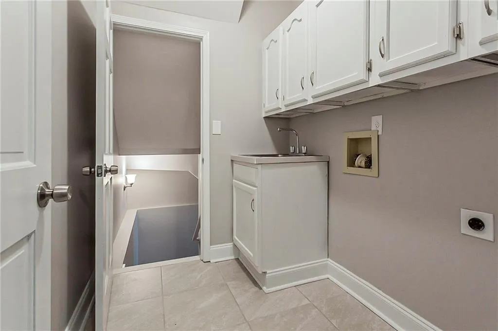 810 Mabry Road, Atlanta, Georgia 30328, 5 Bedrooms Bedrooms, ,4 BathroomsBathrooms,Residential,Sold,810 Mabry Road,6908902 810 Mabry Road, Atlanta, Georgia 30328, 5 Bedrooms Bedrooms, ,4 BathroomsBathrooms,Residential,Sold,810 Mabry Road,6908902