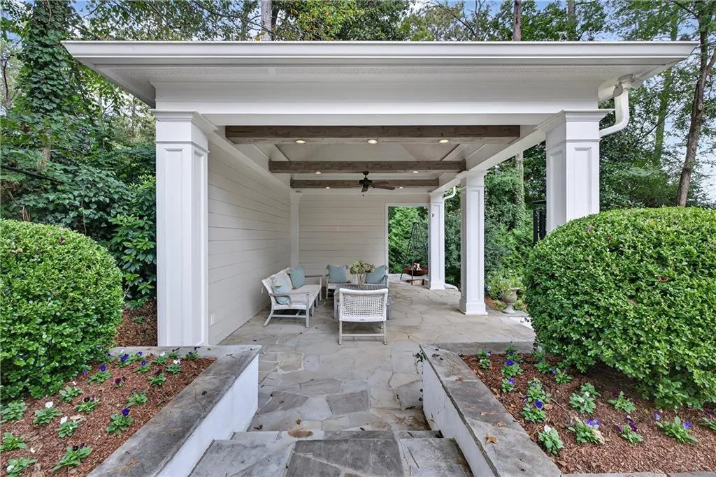 4045 Northside Drive Nw, Atlanta, Georgia 30342, 3 Bedrooms Bedrooms, ,4 BathroomsBathrooms,Residential,For Sale,4045 Northside Drive Nw,7656457