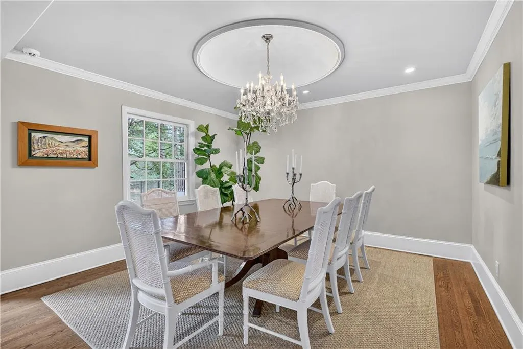 4045 Northside Drive Nw, Atlanta, Georgia 30342, 3 Bedrooms Bedrooms, ,4 BathroomsBathrooms,Residential,For Sale,4045 Northside Drive Nw,7656457